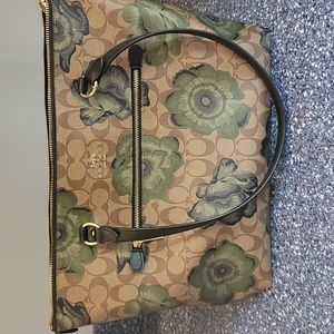 GALLERY TOTE IN SIGNATURE CANVAS WITH KAFFE FASSETT PRINT